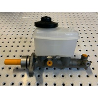 OEM QUALITY BRAKE MASTER CYLINDER FOR TOYOTA LANDCRUISER HDJ100R  00-07 4.2L