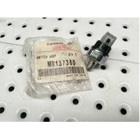 GENUINE OIL PRESSURE SWICH MITSUBISHI PAJERO R, X NS, NT V87W 2006-01/2010 3.8L